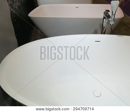 Modern White Bath At Showroom At Diy Hadrware Store Warehouse
