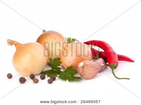 Zwiebel und Knoblauch, Gewürznelke isolierten auf weißen Hintergrund