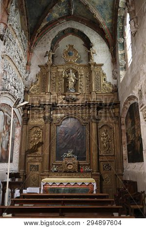 Cahors, France - September 15, 2018: Interior Of Saint Etienne Cathedral In Cahors, Occitanie, Franc