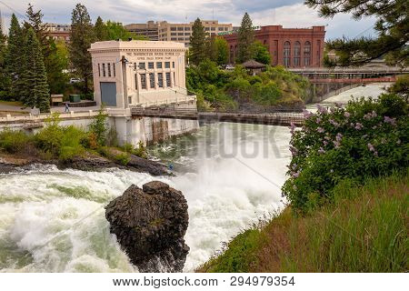 Spokane, Washington, Usa - May 16, 2018: The Washington Water Power Upper Falls Power Plant In Downt