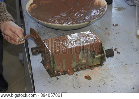 Experiment For Molding Concrete Blocks For Compresion Test