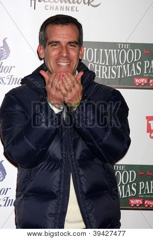LOS ANGELES - NOV 25:  Gil Garcetti arrives at the 2012 Hollywood Christmas Parade at Hollywood & Highland on November 25, 2012 in Los Angeles, CA