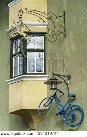Chiusa, Or Klausen, Bolzano Province, Trentino Alto Adige, Italy: Historic City. Old House With Hamg