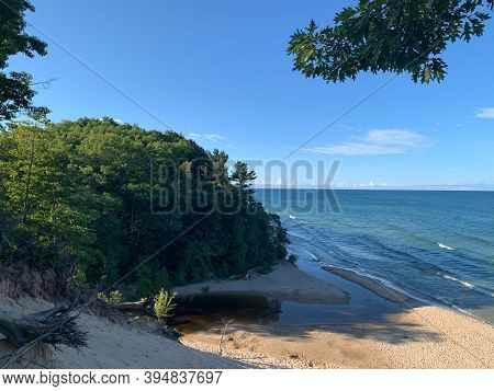 Lake Michigan Shoreline. Lake Michigan Hoffmaster Stste Park. Beautiful Michigan Landscape In Summer