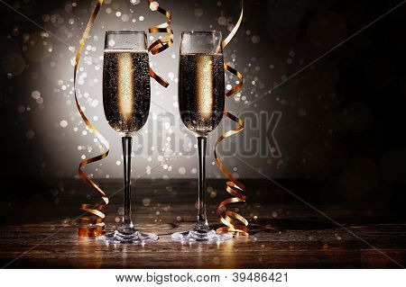 Bicchieri di champagne al party di Capodanno