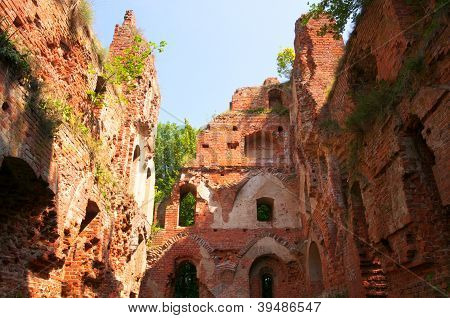 Balga - ซากปรักหักพังของปราสาทยุคกลางของอัศวิน คาลินินกราดภูมิภาค รัสเซีย
