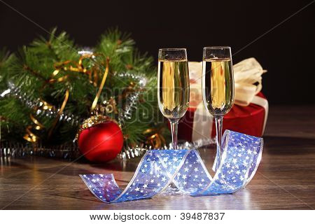 Bicchieri di champagne al party di Capodanno