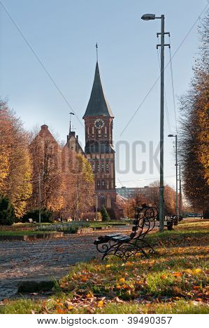 Kant der Kathedrale im Herbst. Kaliningrad, Russland