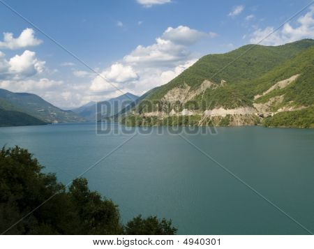 Lac de beauté de Géorgie
