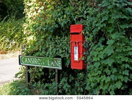 Casella di posta elettronica Post lettera e cartello stradale