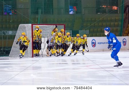 Ska Neftyanik Team In The Gate