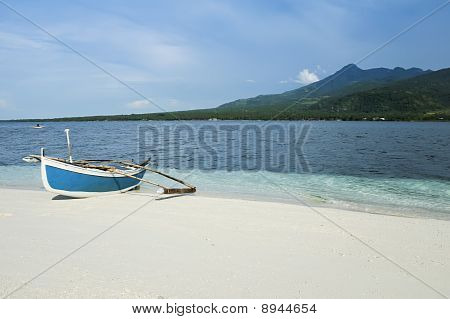 Camiguin Island avara balıkçı teknesi