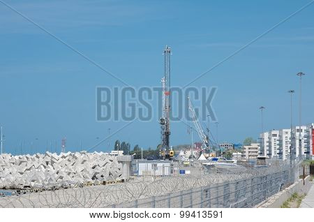 Mobile harbor crane Liebherr LHM 180