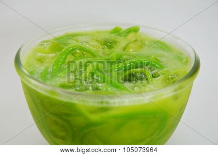 Lod Chong Thai dessert in coconut milk
