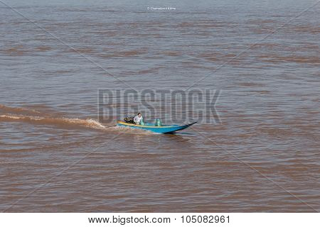 Transportation on Mae khong river