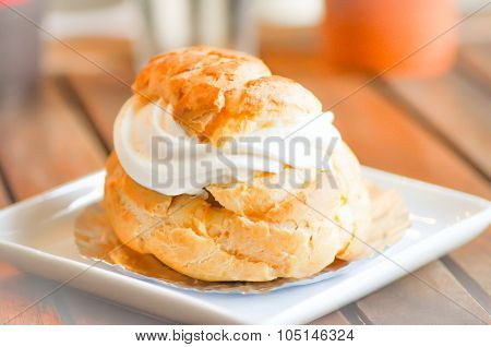 Choux Pastry,choux Cream,eclair