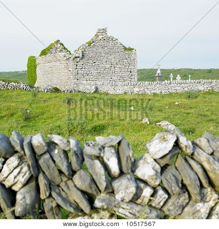 ซากปรักหักพังของโบสถ์ Carran, Burren คันตี้แคล์ ไอร์แลนด์