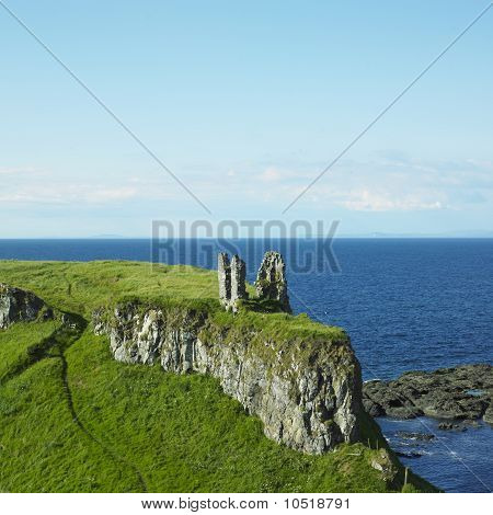 Rovine del castello di Dunseverick, Contea di Antrim, Irlanda del Nord