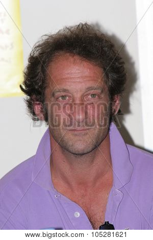 CANNES, FRANCE - MAY 15: Vincent Lindon attends a photocall Quinzaine des realisateurs  during the 58th  Cannes Film Festival on May 15, 2005 in Cannes, France