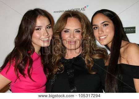 LOS ANGELES - OCT 17:  Catherine Bach, Sophia Isabella Lopez, Laura Esmeralda Lopez at the  LAPD Eagle & Badge Foundation Gala at the Century Plaza Hotel on October 17, 2015 in Century City, CA