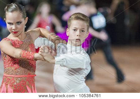 Minsk, Belarus -september 26, 2015: Shvedov Michail And Zelenskaya Anastasiya Perform Juvenile-1 Lat