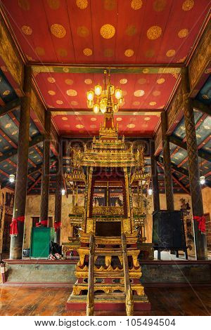 Pulpit Buddhist