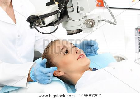 Eye surgery, eye clinic.