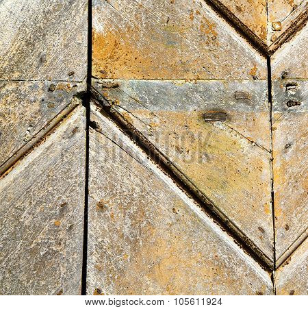 Cross Lombardy   Antonino   Rusty Brass Brown Knocker