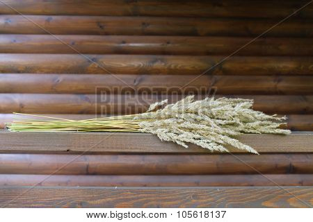 A bunch of dried grass.