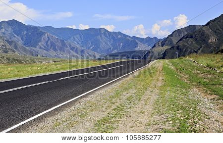 Beautiful Chuysky Trakt in Altai Mountains.