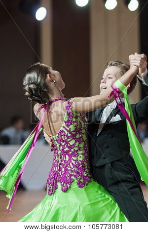 Minsk, Belarus-september 27, 2015: Shvedov Michail And Zelenskaya Anastasiya Perform Juvenile-1 Stan