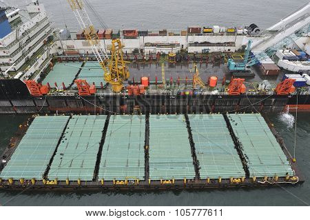Pipelaying Barge.