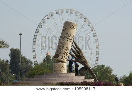 Statue save Iraq