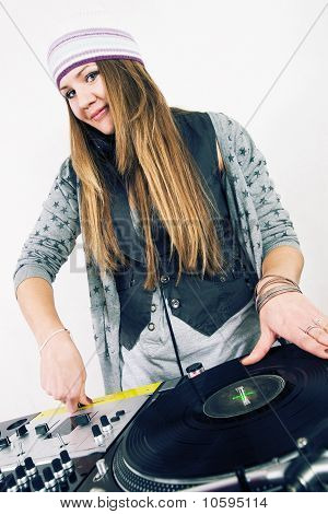 女 Dj 抓挠记录