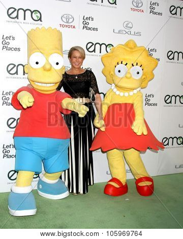 LOS ANGELES - OCT 24:  Bart Simpson Charachter, Yeardley Smith, Lisa Simpson charachter at the Environmental Media Awards 2015 at the Warner Brothers Studio Lot on October 24, 2015 in Burbank, CA