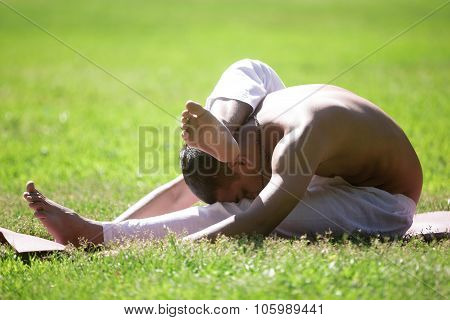 Paschimothan Ekapada Sirsasana