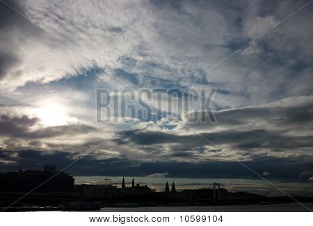 Bulutlu Budapeşte