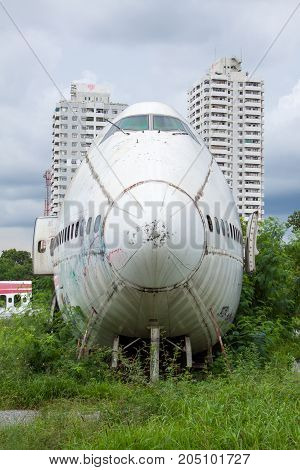 Abandoned Airplane,old Crashed Plane With,plane Wreck Tourist Attraction,old Plane Wreck