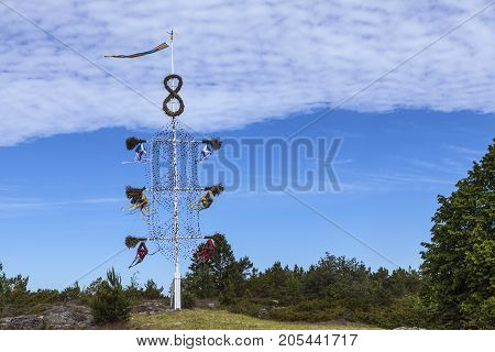 Maypole in 