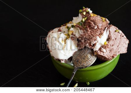 Chocolate Rhum Pistachio Ice Cream