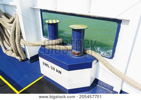 Mooring ropes for attaching the ship to the berth mooring barrels and bollards or to Board another ship and cleats with the words 