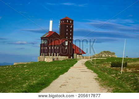 Snowplow transmitter in Giant mountain in summe
