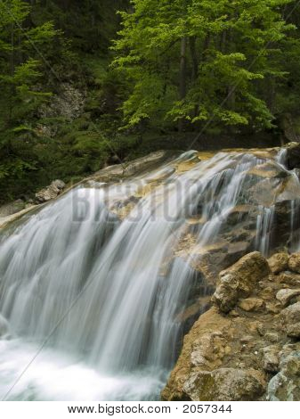 Cachoeira no Rio da montanha