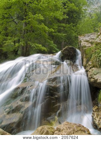 Cachoeira no Rio da montanha