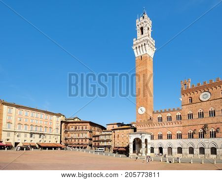 Piazza del Campo and the Palazzo Publico on the medieval city of Siena, Italy