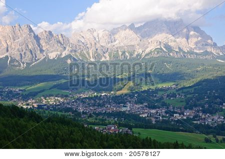 Cortina d'Ampezzo og Cristallo - Dolomitterne, Italien