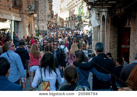 เหมืองแร่โอลด์ Corso - ถนนสายหลักในเตาร์มินาเก่า