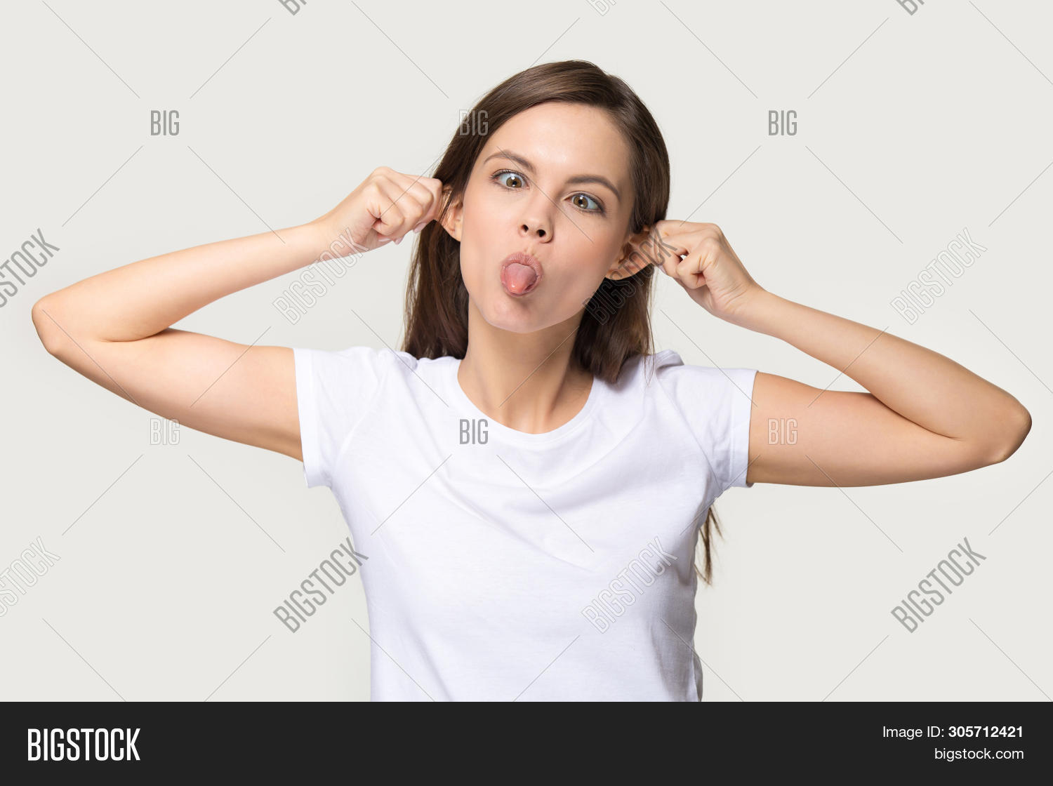 девушка в столовой показывает уши. женщина показывающие ухо. девушка в столовой показывает уши. девушка в столовой показывает уши. свободные картинки вебок показывает ухо.