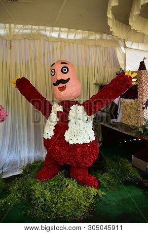 Kodaikanal, Tamilnadu, India - June 2, 2019: Statues Made With Flowers At The 58Th Flower Show In Ko