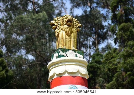 Kodaikanal, Tamilnadu, India - June 2, 2019: Statues Made With Flowers At The 58th Flower Show In Ko